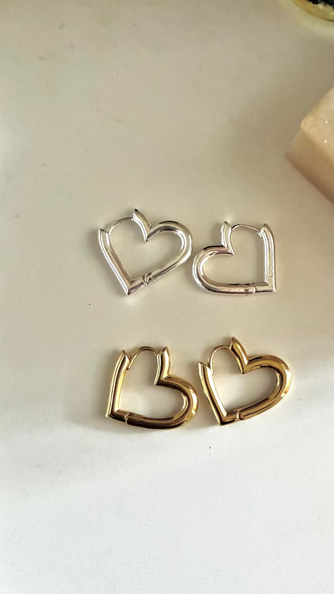 Linea Heart Earrings - Gold