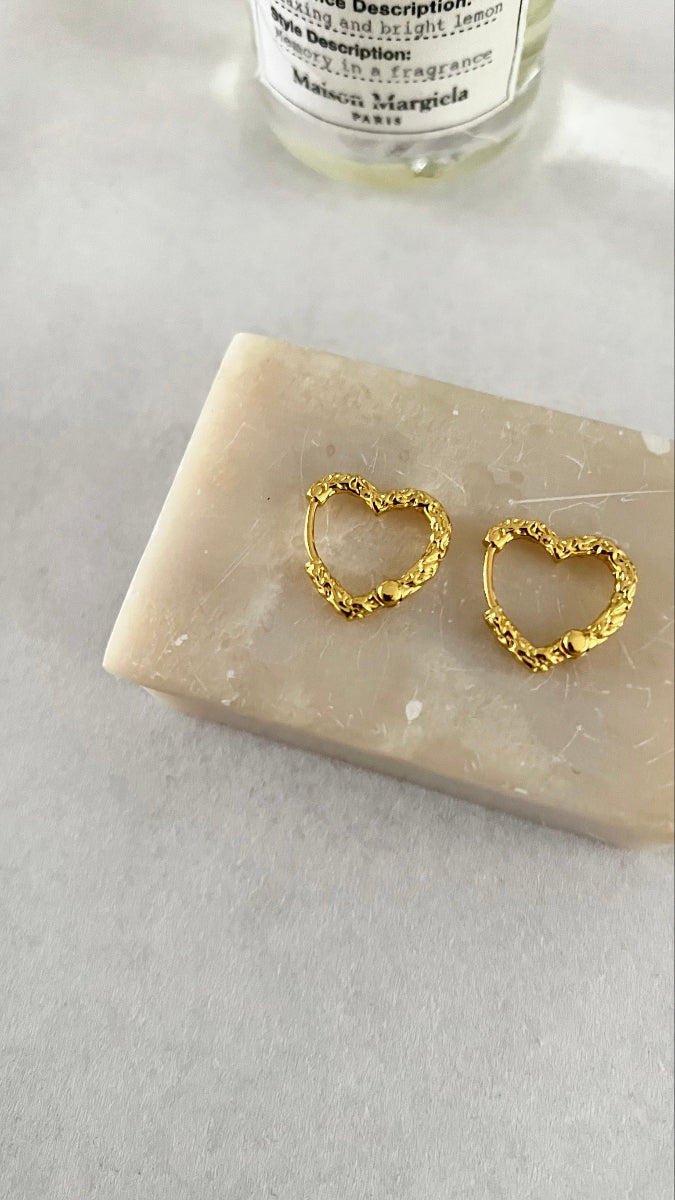 Karla Heart Earrings - Gold