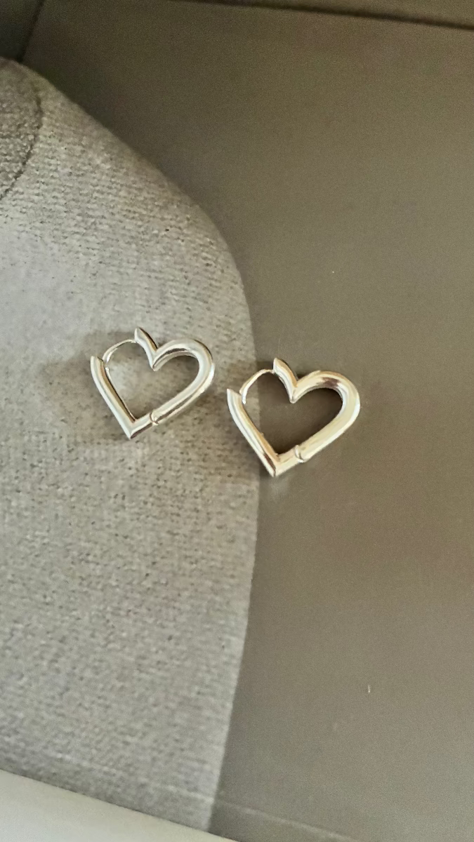 Linea Heart Earrings - Silver