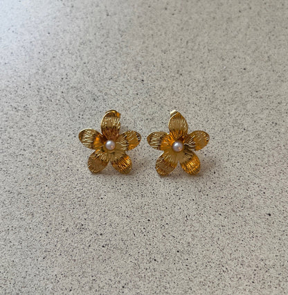 Nellie Flower Earrings - Gold